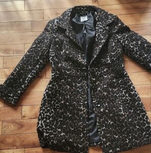 Gorgeous leopard print coat